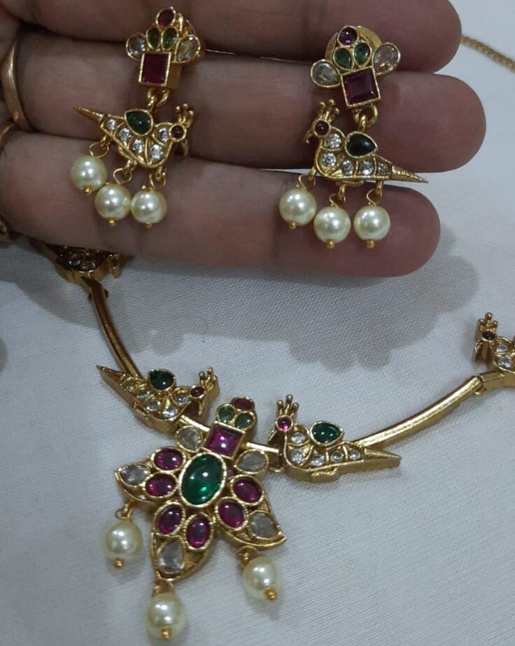 Antique Necklace with Earring - Image 4