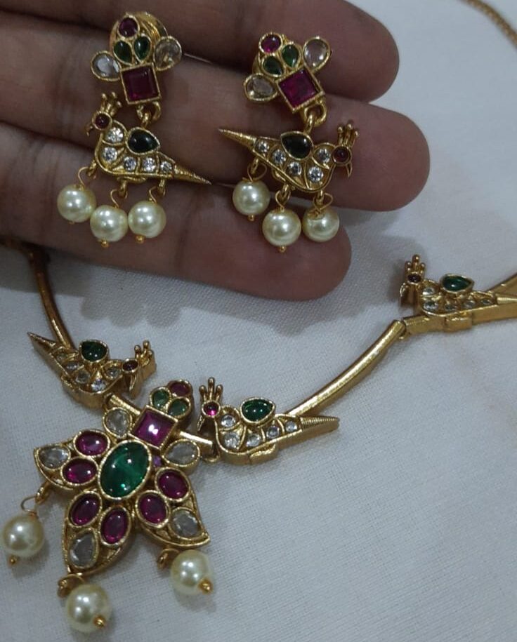 Antique Necklace with Earring - Image 3