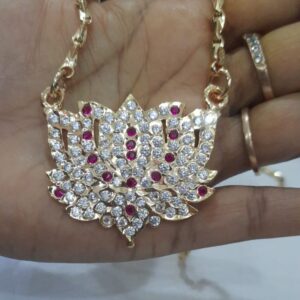 Lotus Stone Dollar chain