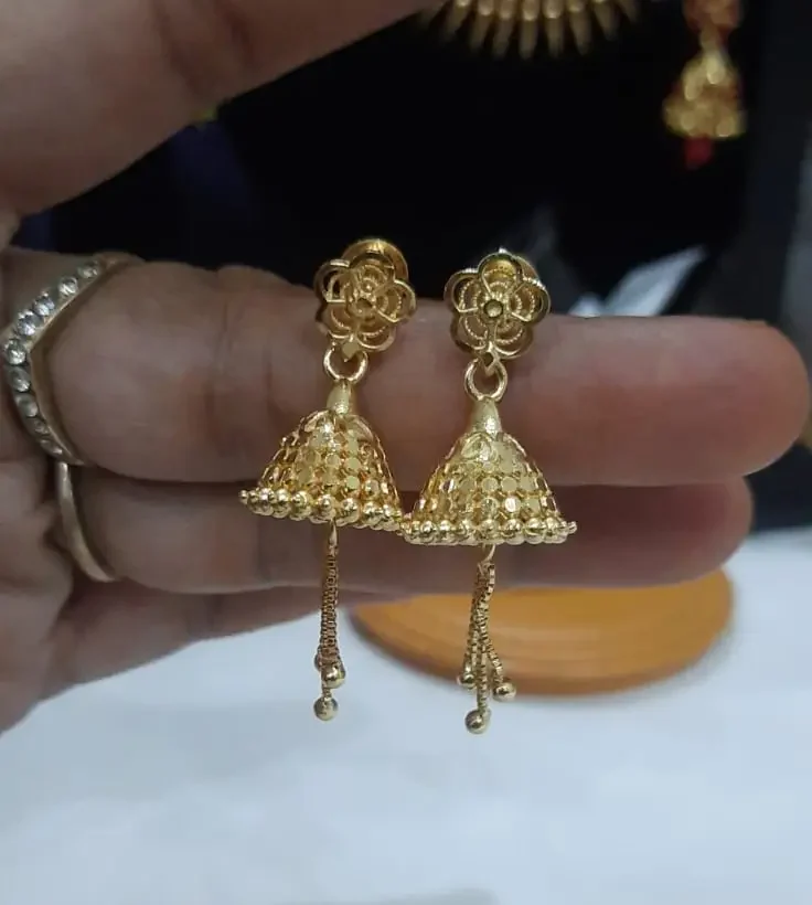 Forming Gold Hanging Jhummka