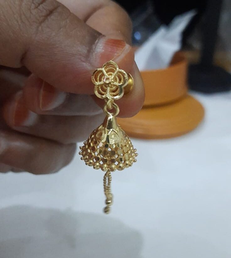 Forming Gold Hanging Jhummka - Image 3