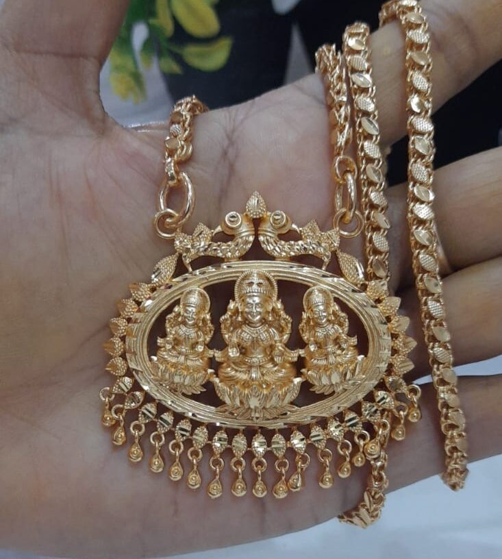 FORMING GOLD LAKSHMI AMMAN DOLLAR CHAIN 26 INCH