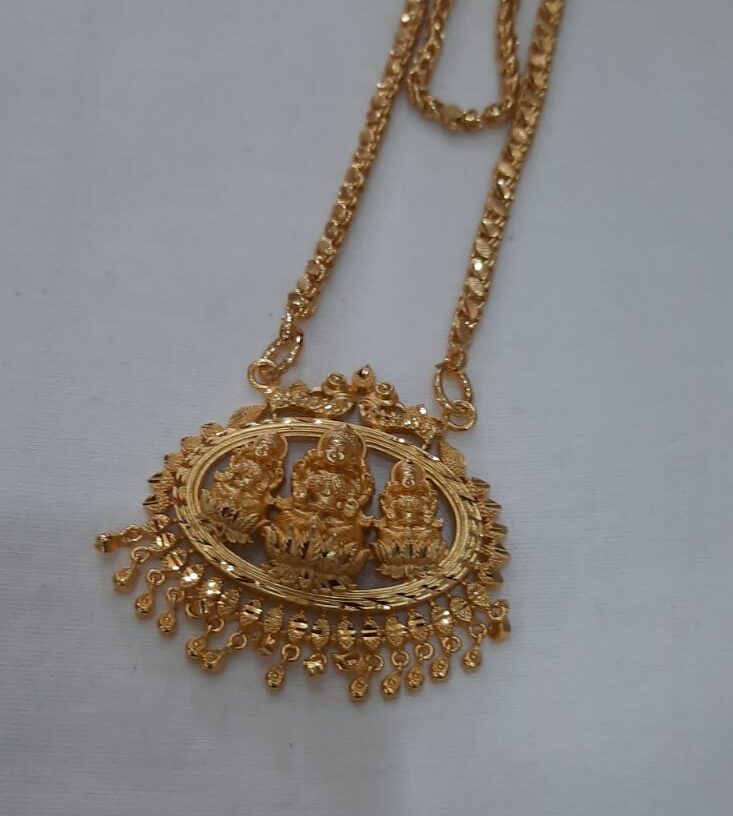 FORMING GOLD LAKSHMI AMMAN DOLLAR CHAIN 26 INCH - Image 2