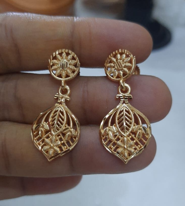 FORMING EARRING