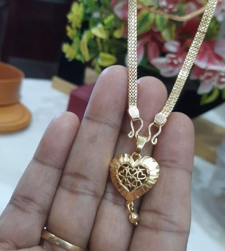forming heartin dollar chain - Image 3