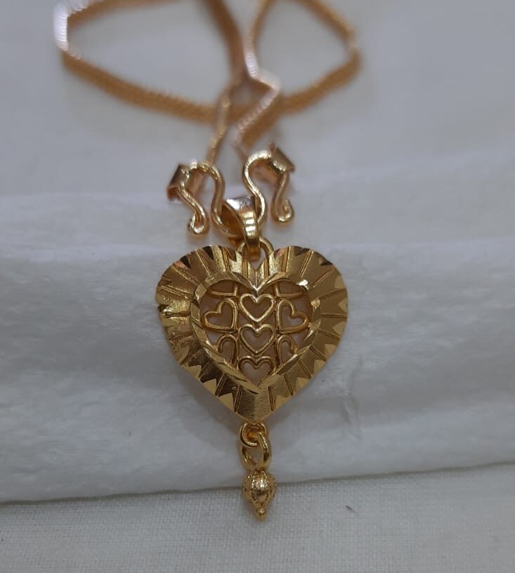 forming heartin dollar chain - Image 2
