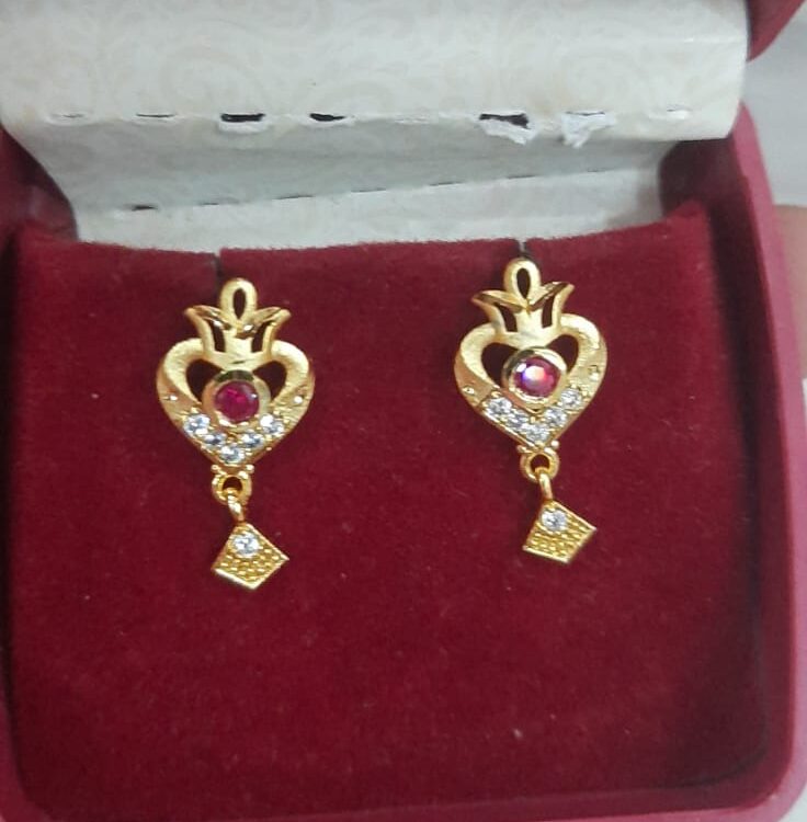 Royal Heart Stone Earring - Image 2