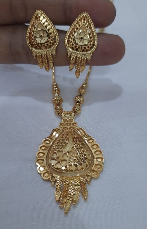 Short Necklace - Image 3