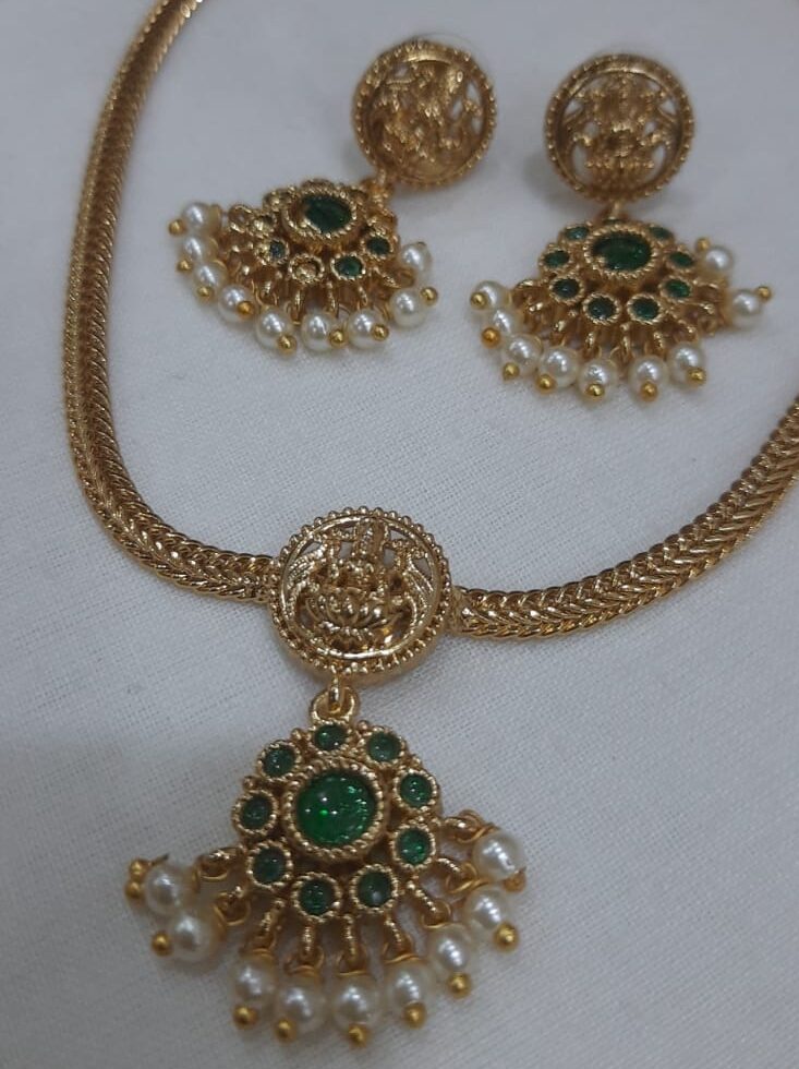 antique green stone necklace - Image 2