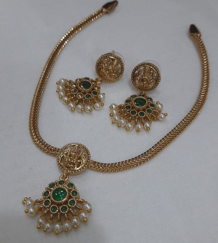 antique green stone necklace - Image 3