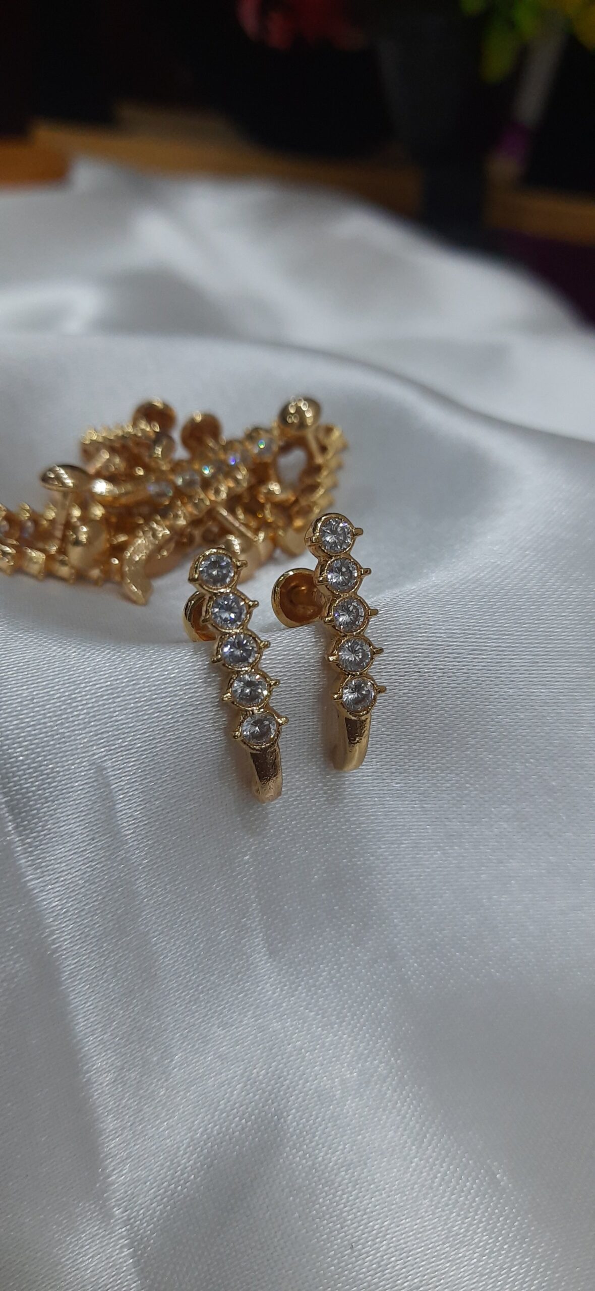 'J' Type Impon Earing