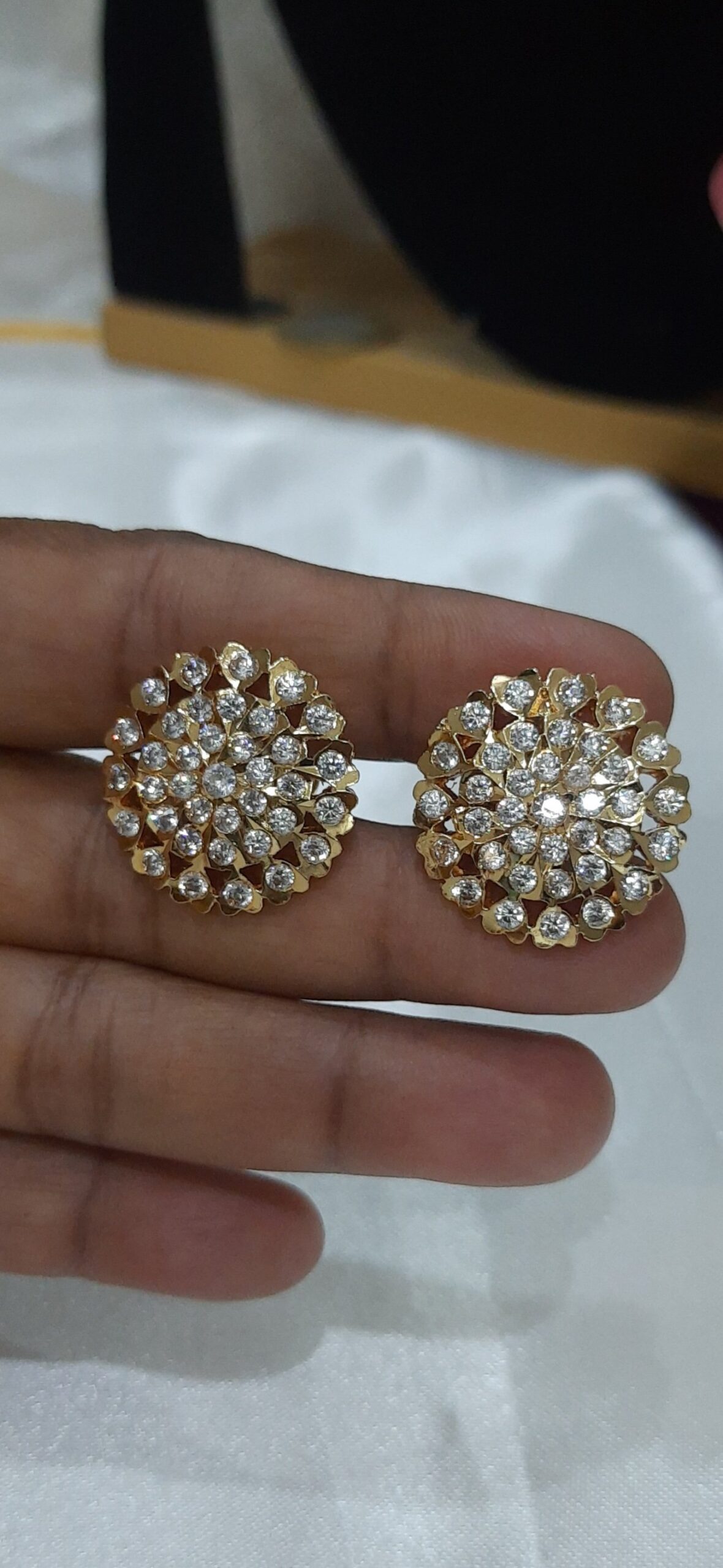 Impon Big white stone Stud - Image 3