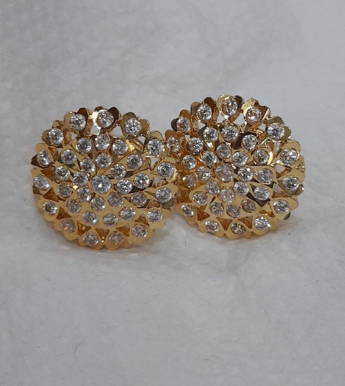 Impon Big white stone Stud