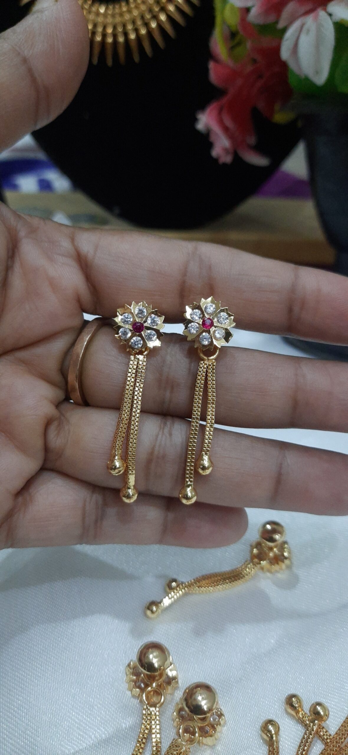 Hanfing Diamond Replica Earring - Image 3