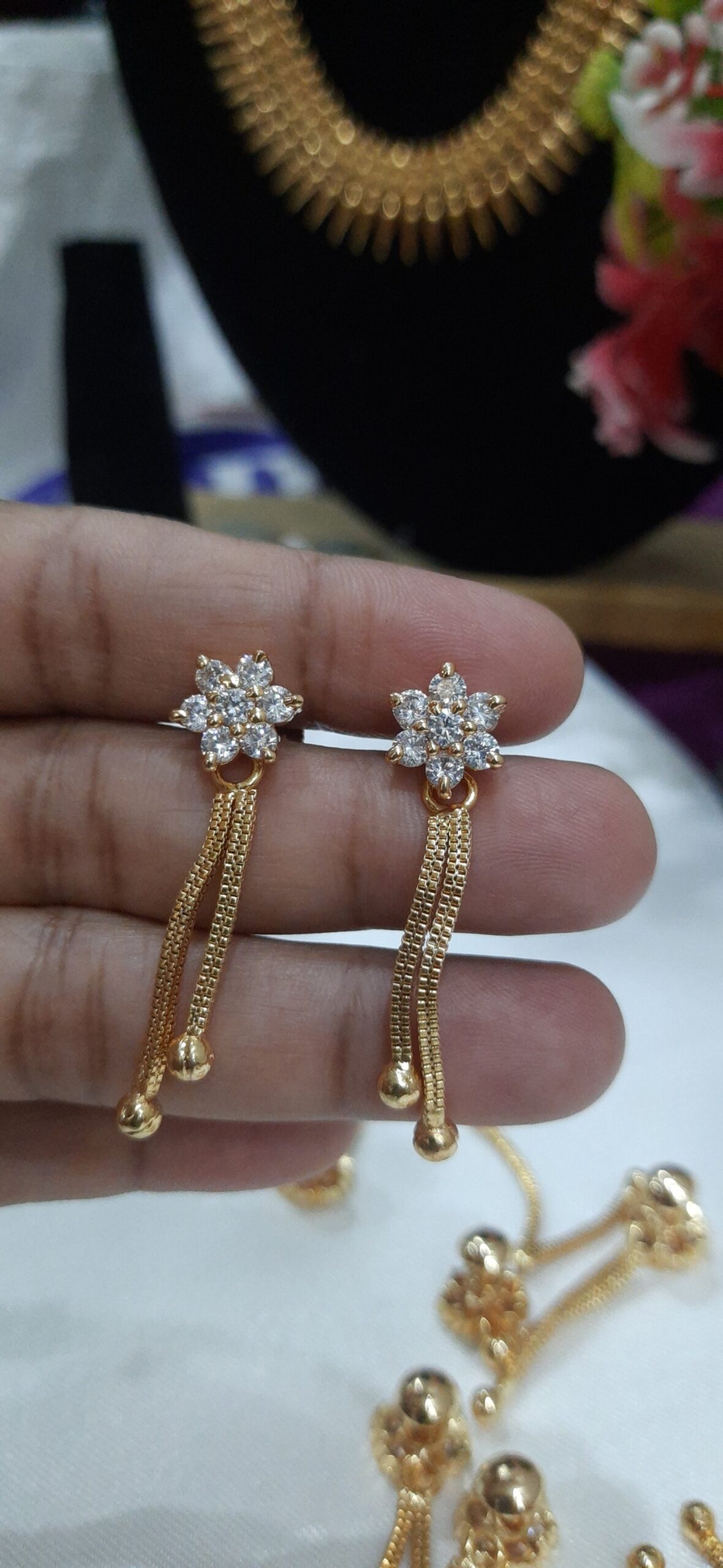 Hanfing Diamond Replica Earring - Image 2