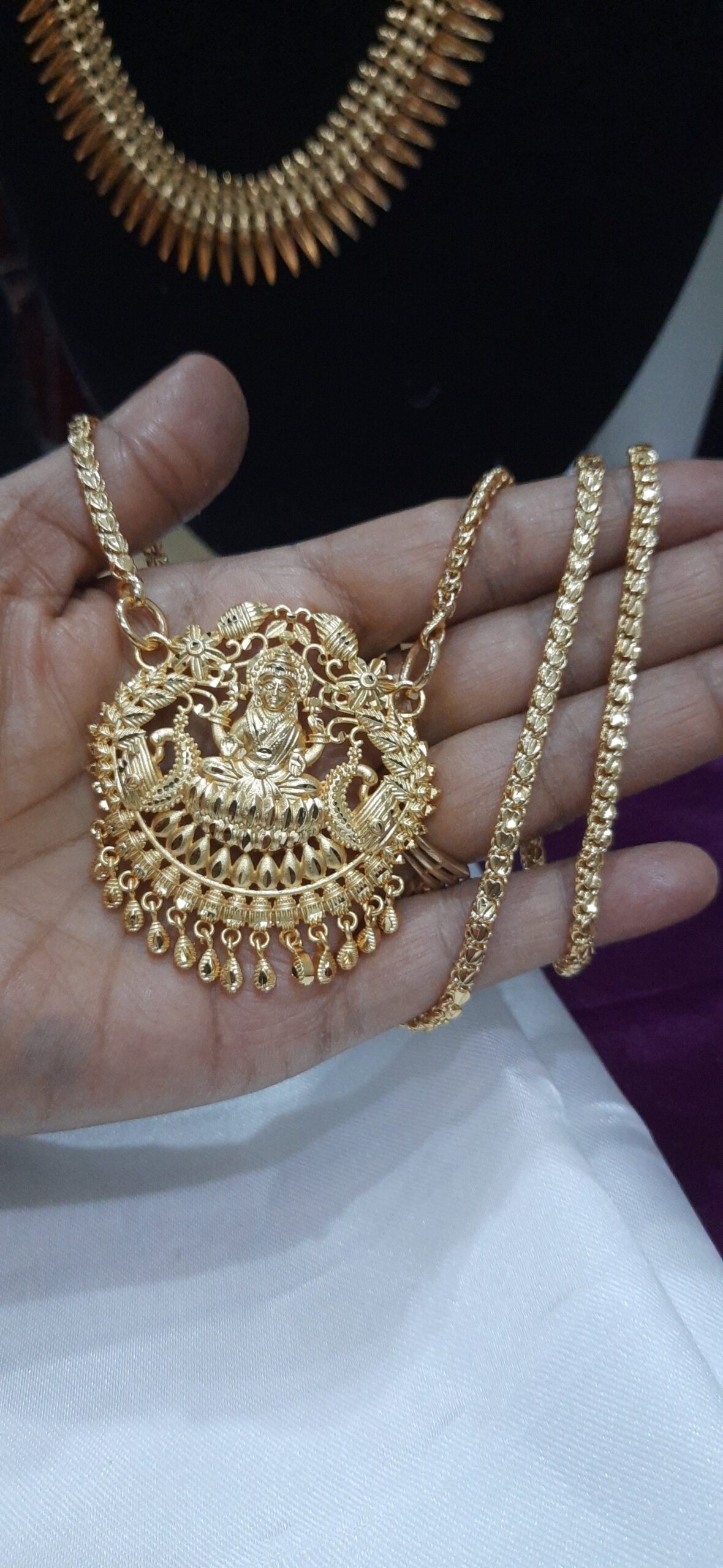 Lakshmi Amman Dollar chain 26 inch - Image 3