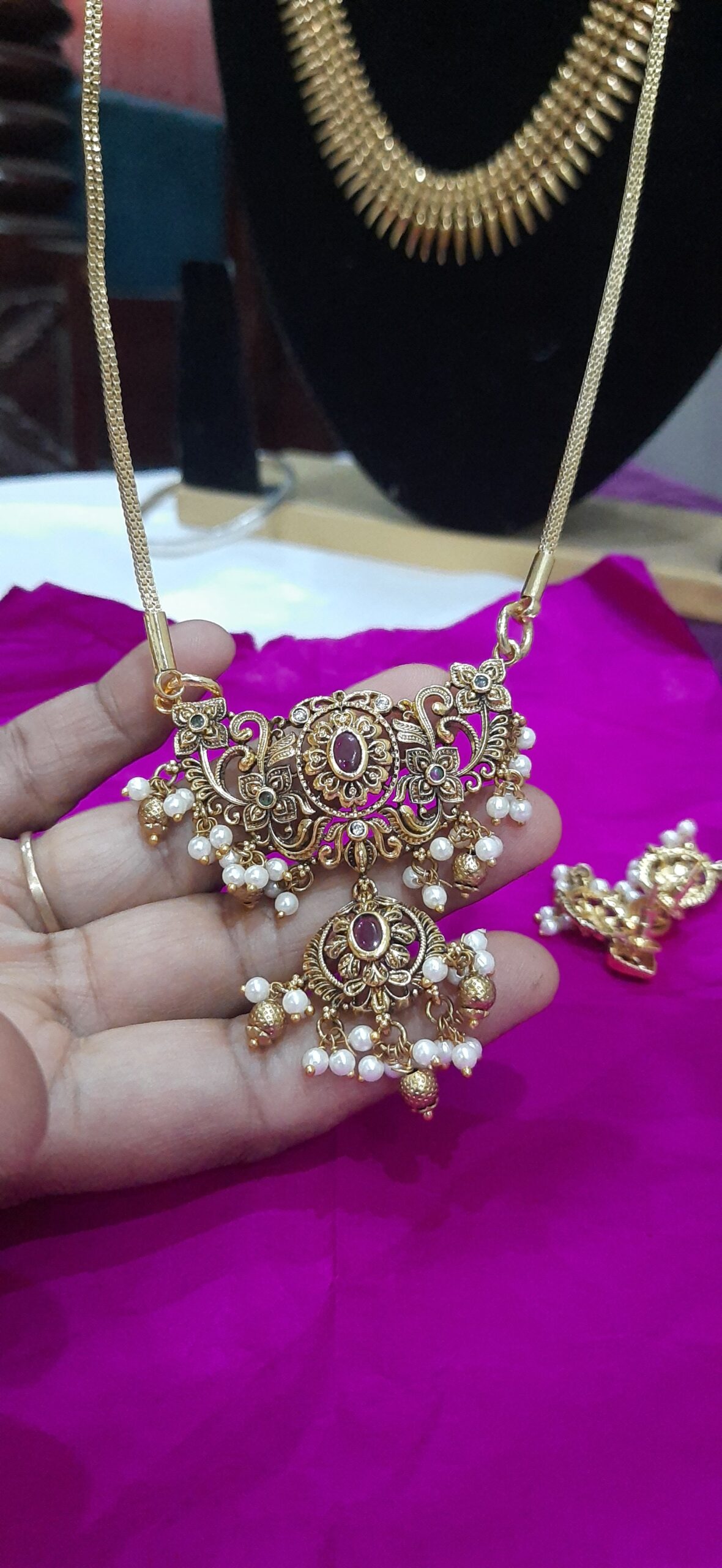 premium Antique Jewelry - Image 3