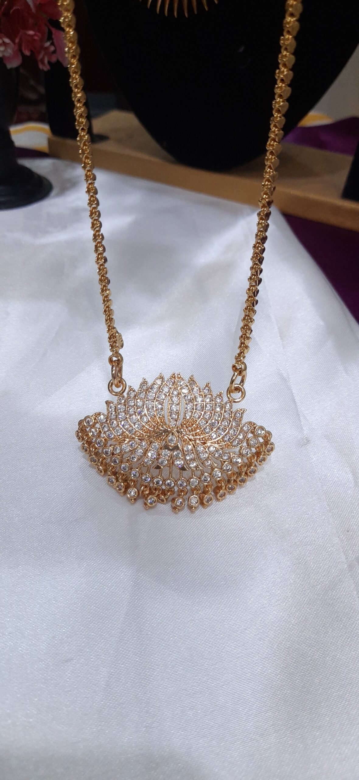 premium impon lotus dollar chain 26 inch - Image 3