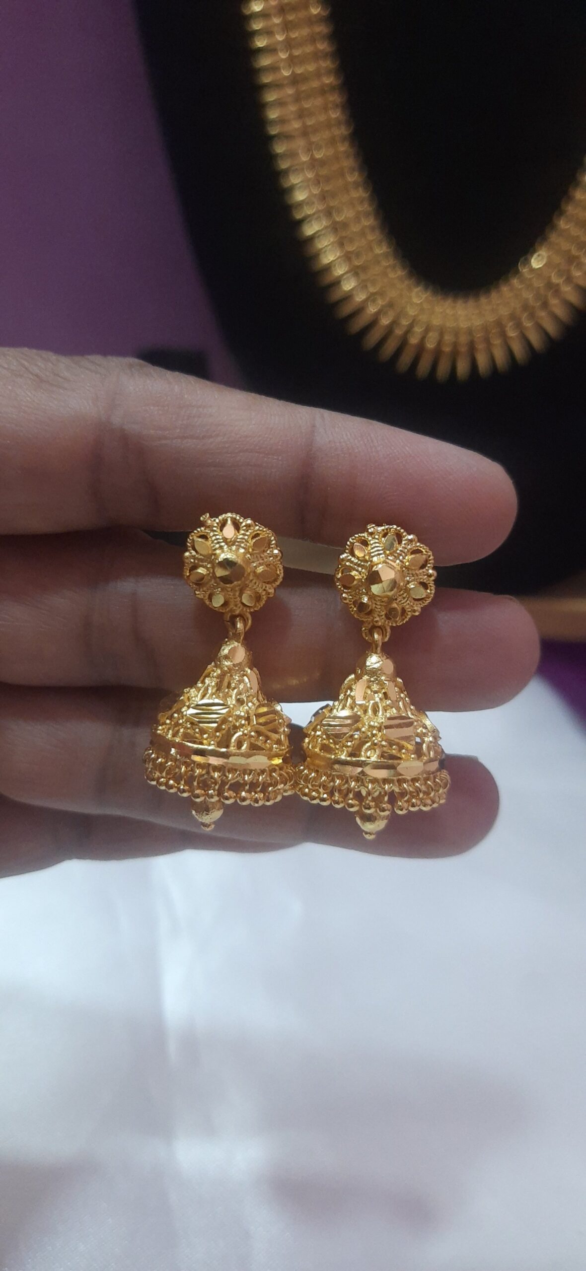Forming Gold Jhummka - Image 2