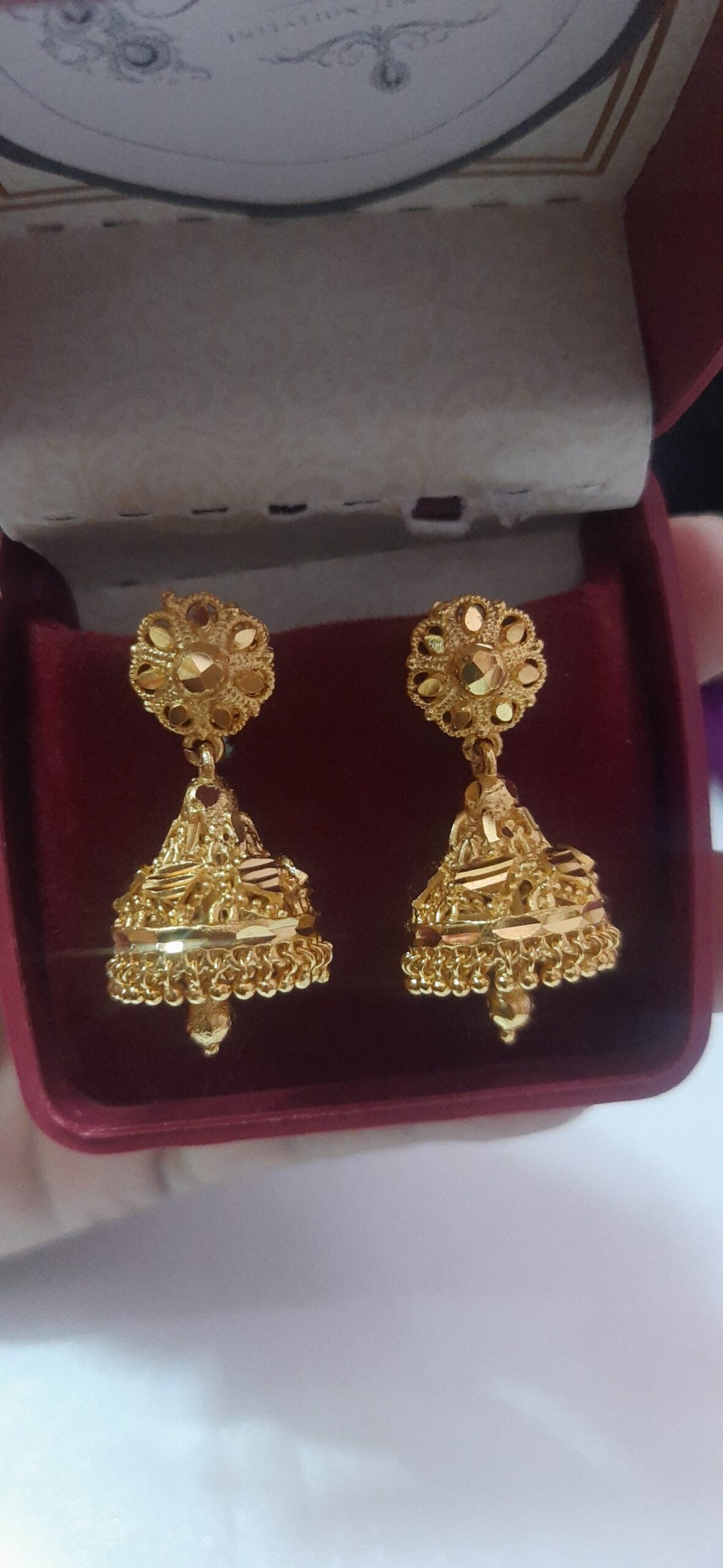 Forming Gold Jhummka - Image 3