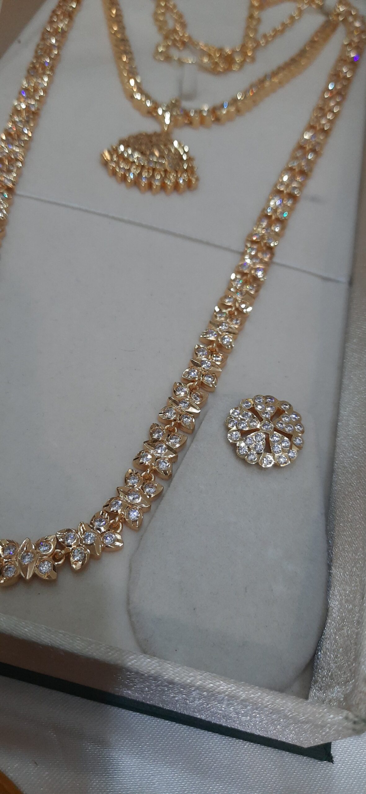 impon Harram with Necklace and Earing