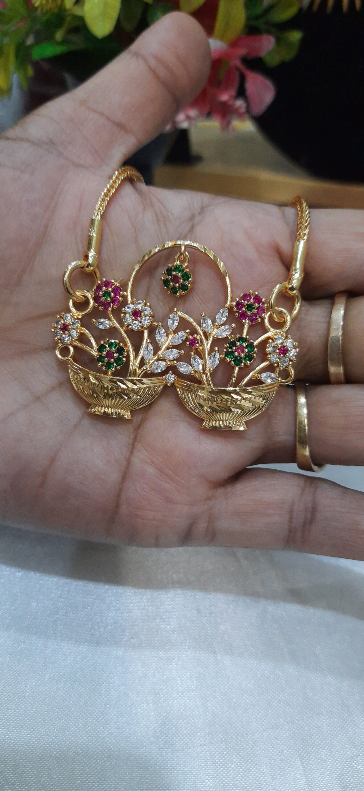 Butterfly dollar chain - Image 3