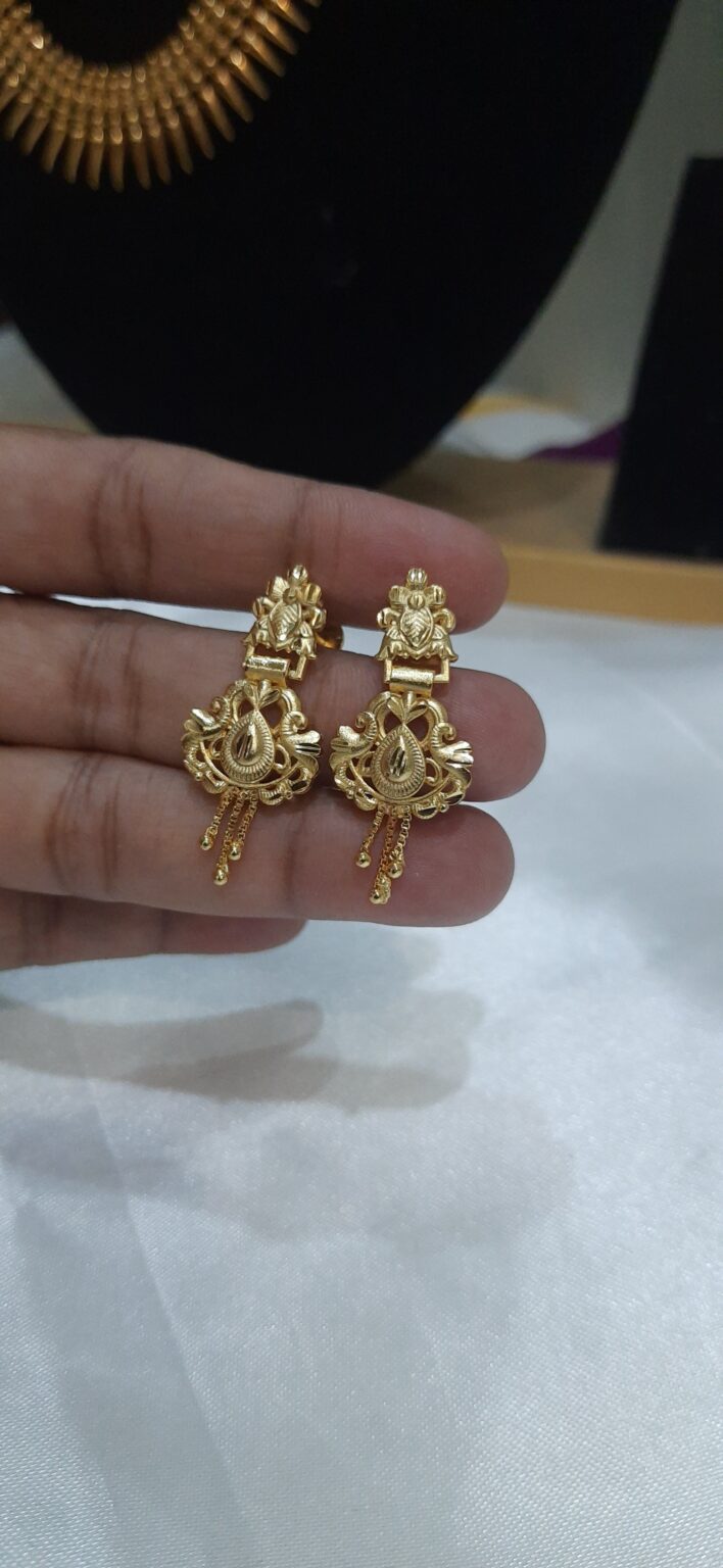 Forming Gold Earing