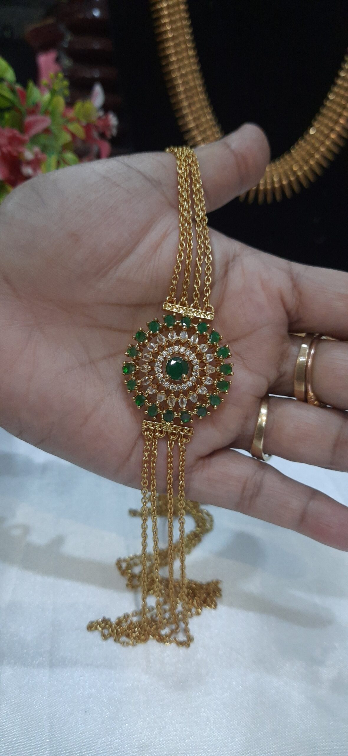 Rani mugappu Chain